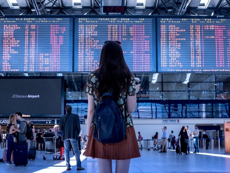 Airport passenger flight schedule